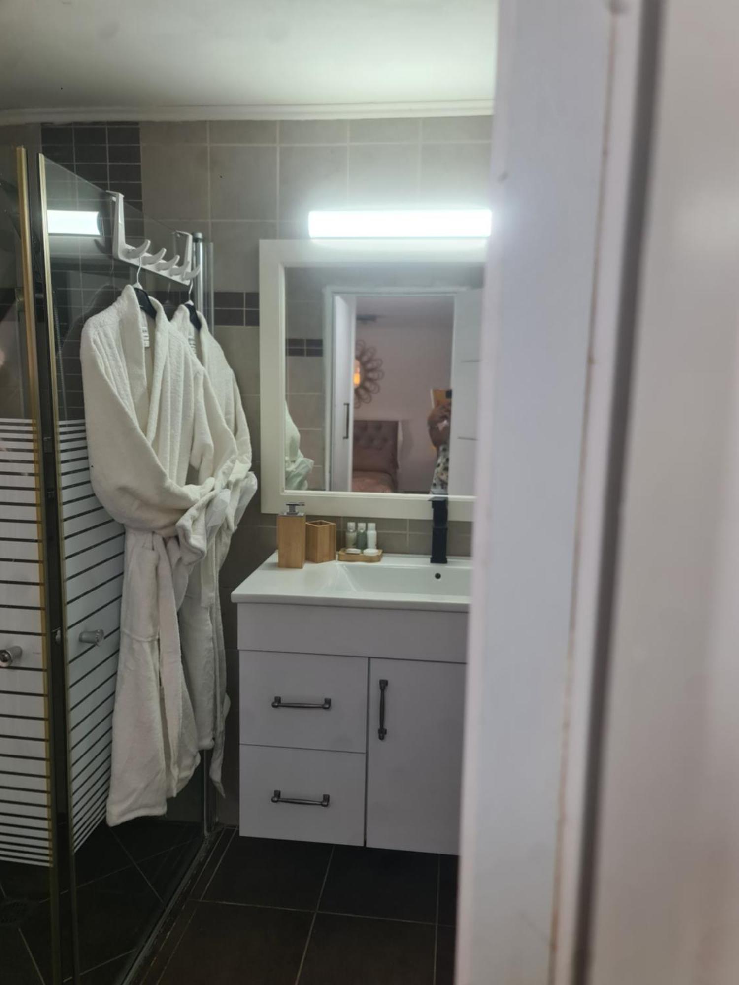 Ferienwohnung Ronit'S Place Kirjat Schmona Zimmer foto